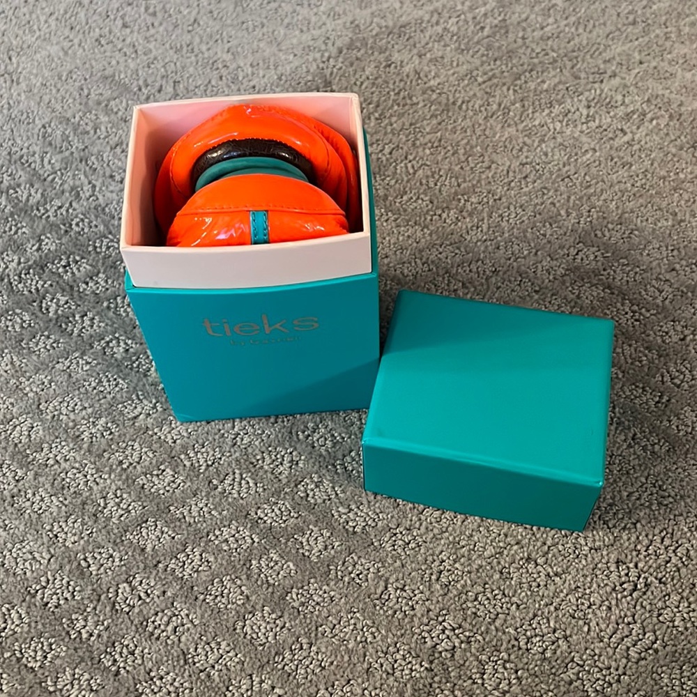Tieks ballet flats in Outrageous Orange. Size 9.